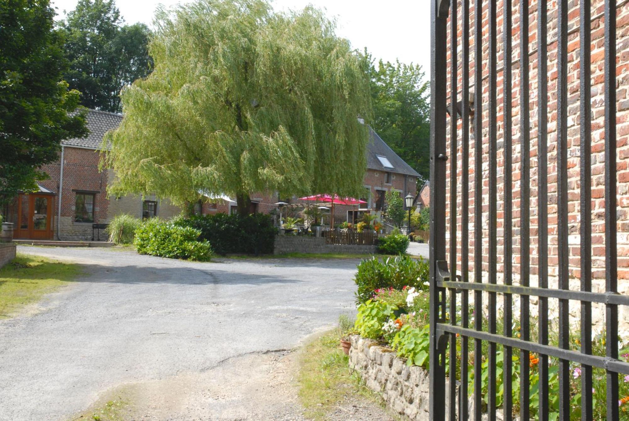 Hotel Restaurant La Ferme De Grambais Νιβέλ Εξωτερικό φωτογραφία